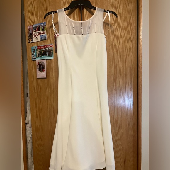 $149 Evan Picone formal cream color illusion neckline & draped back dress Sz 4P - Picture 11 of 15
